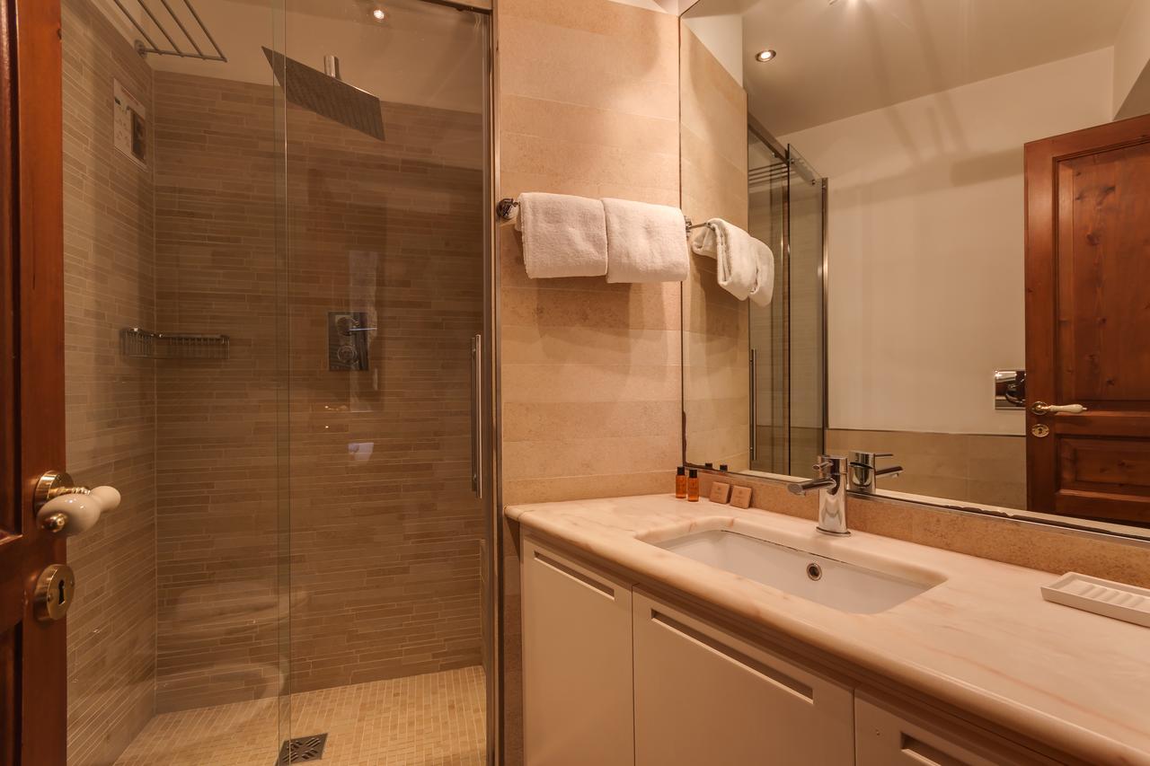 Romac Coronari With Gym, Sauna And Garden ภายนอก รูปภาพ